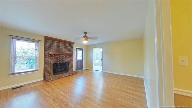 Foto del edificio - 2379 Riverchase Pl