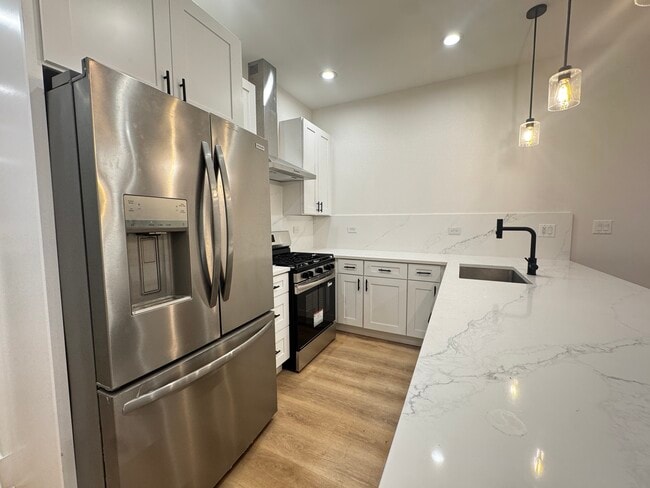 Foto del edificio - 2425 W Cortez St