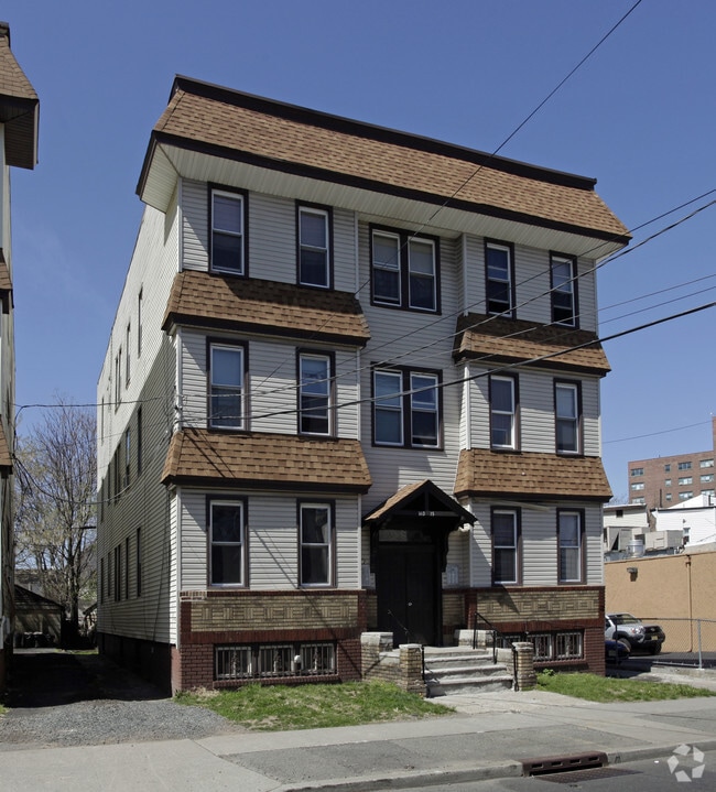 Building Photo - 913-915 Grove St
