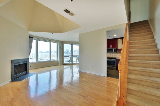 Building Photo - 600 Harbor Blvd
