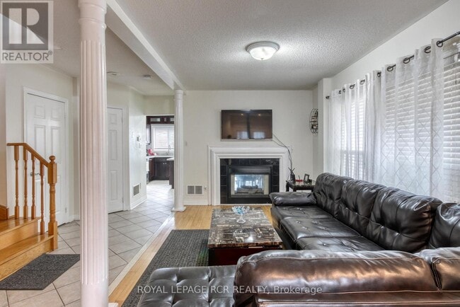 Building Photo - 74 Fountainbridge Dr