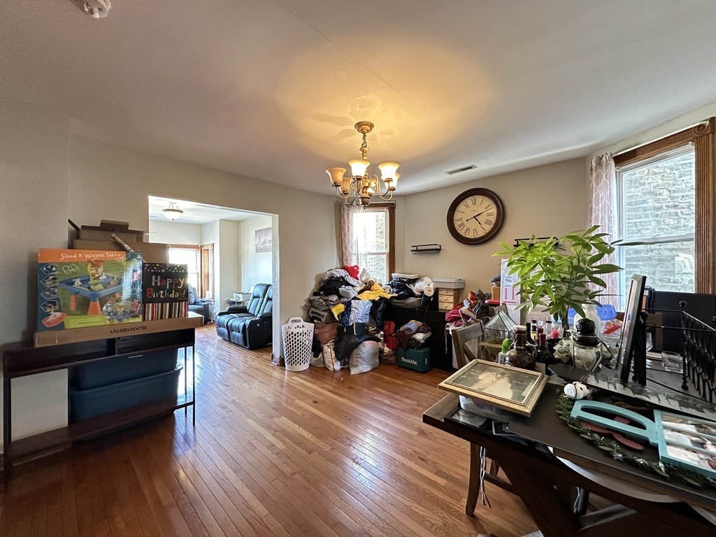 Primary Photo - 3532 N Elston Ave