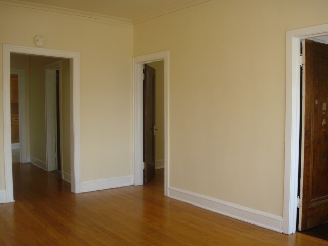  - 4410 W Armitage Ave
