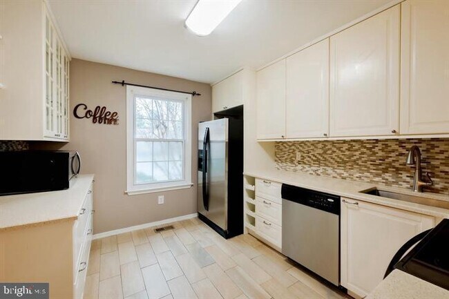 Foto del edificio - 30 Wellspring Cir