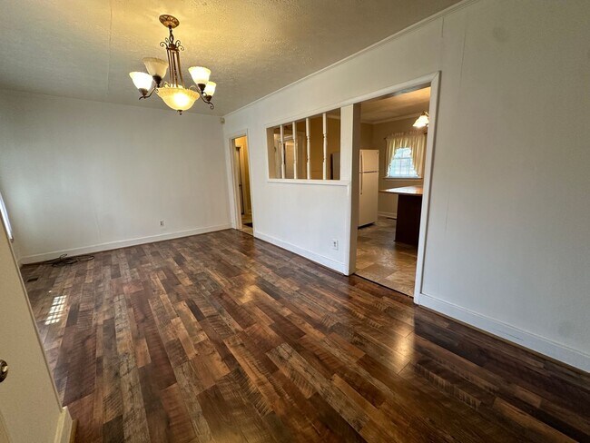 Building Photo - 5212 Spruce Dr