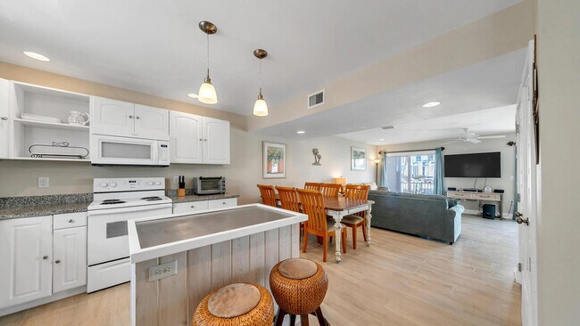 Foto del edificio - 445 Gulf Shore Dr