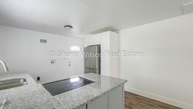 Foto del edificio - 700 N Moore Rd