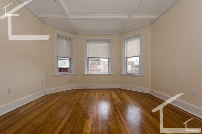 Foto del edificio - 9/1 No Fee! Renovated 4BR/2BA in Brookline/BU West area