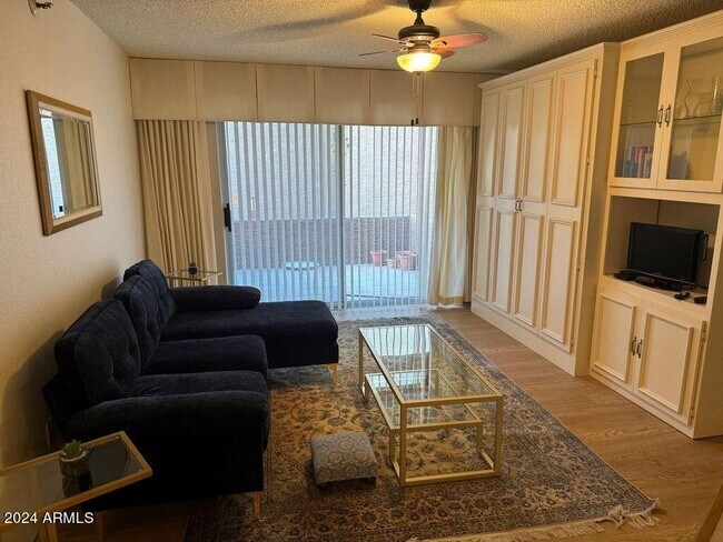 Building Photo - 4554 N Paradise Vlg Pkwy S