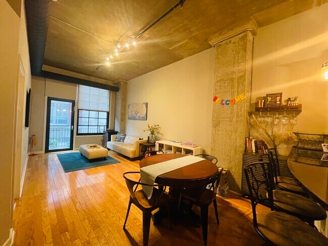 Foto del edificio - 112 N 2nd St