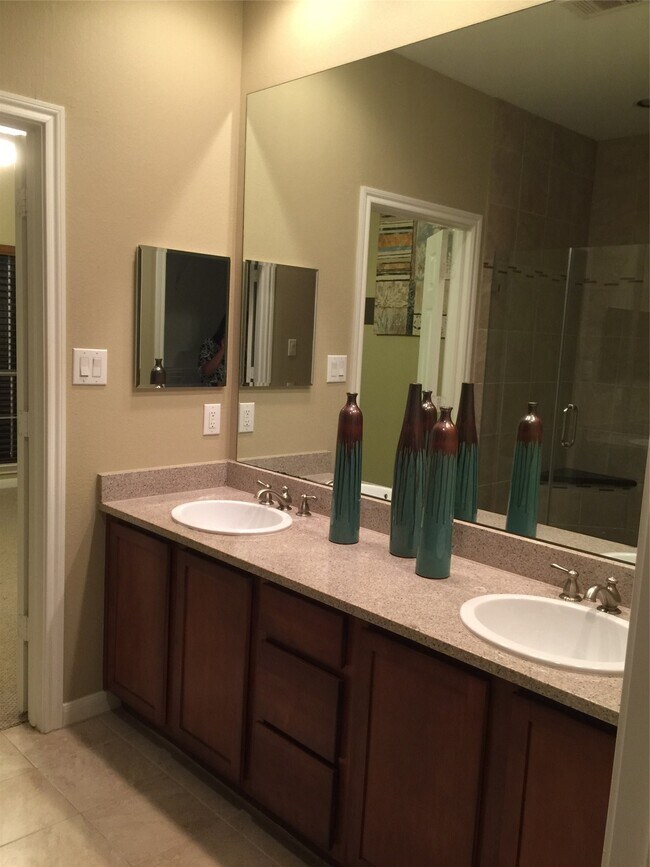 Building Photo - 3001 Murworth Dr