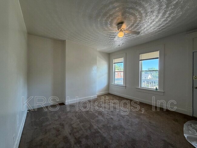 Foto del edificio - 325 W 31st St