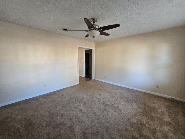 Building Photo - 6615 Keeler Dr