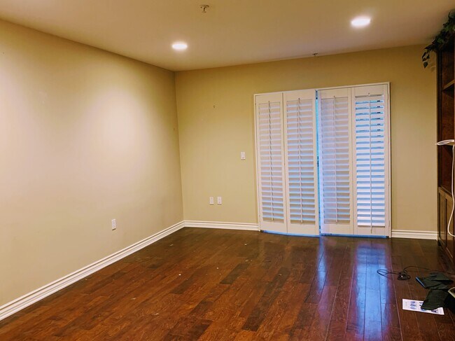 Living Room/Dining Room - 7100 Alvern St