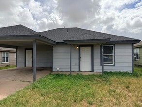 Building Photo - 817 Ute Ave