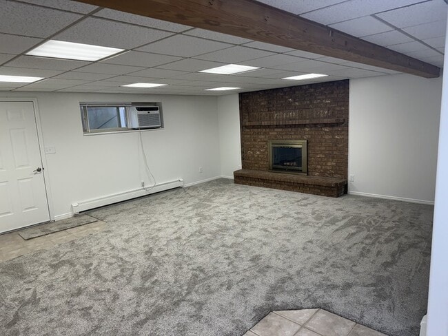 Building Photo - 906 N 1020 E
