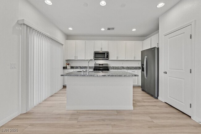 Foto del edificio - 8136 Rockflower St