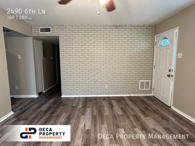 Foto del edificio - 2490 Sixth Ln