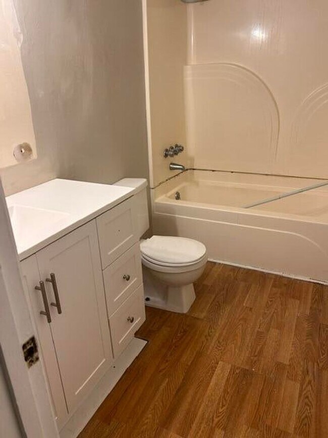 Foto del edificio - Foxborough 2 Bedroom Townhome