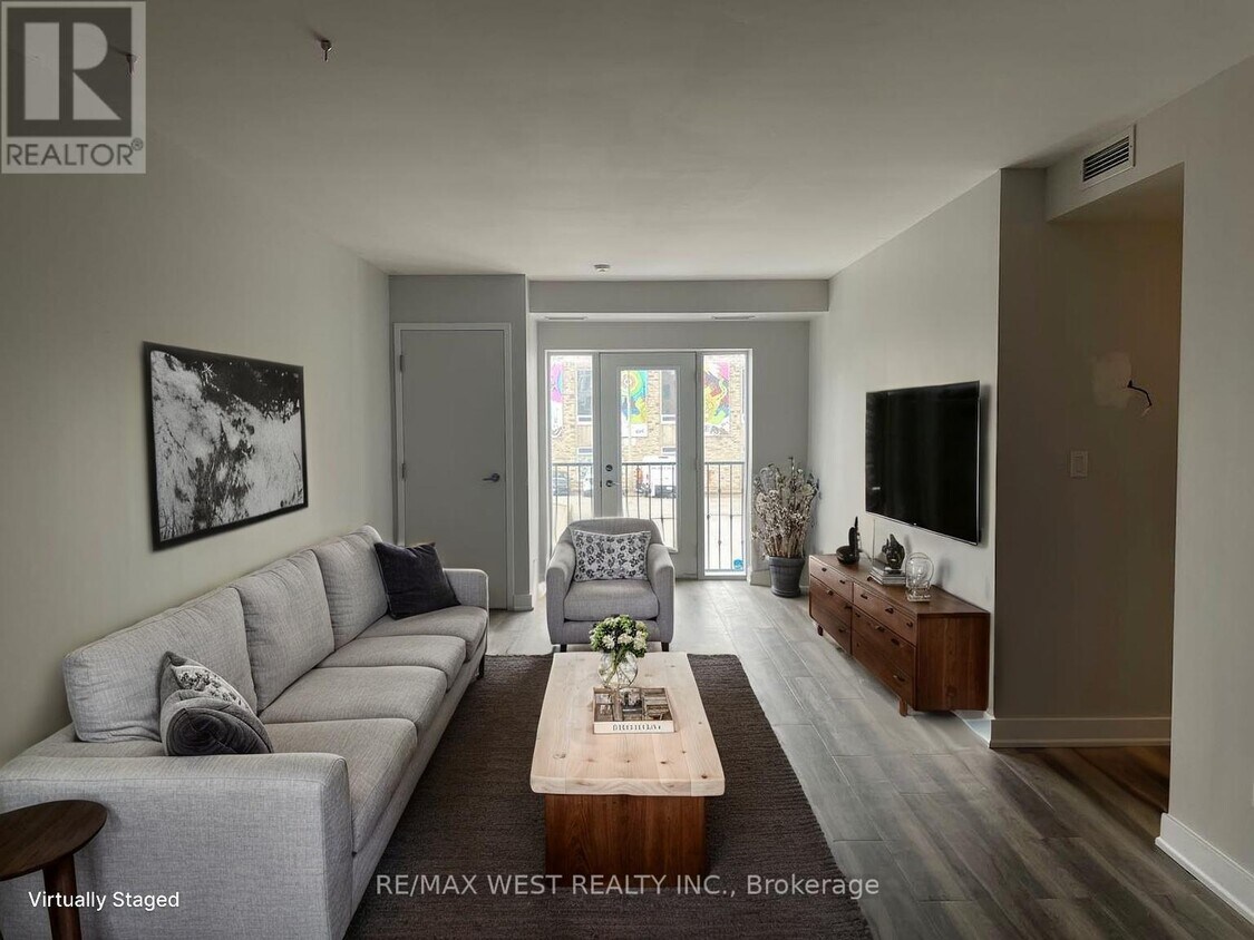 Primary Photo - 4912-4912 Dundas St W