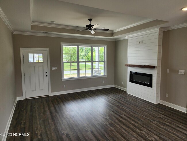 Building Photo - 111 Moss Cir