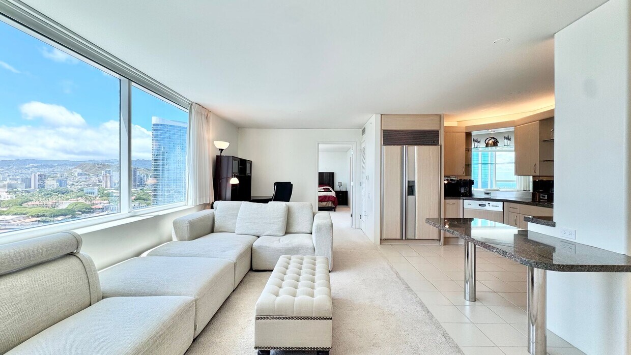 Foto principal - 2 BED/2 BATH FURNISHED UNIT AT HIGHLY DESI...