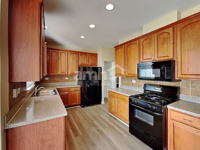 Foto del edificio - 2416 Columbia Ln