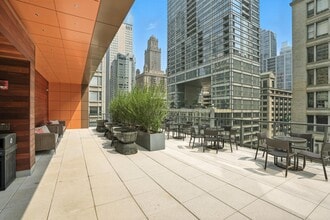 Building Photo - 41 W Randolph St