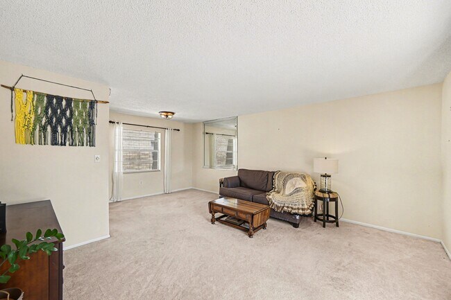 Foto del edificio - 3135 Shady Dell Ln