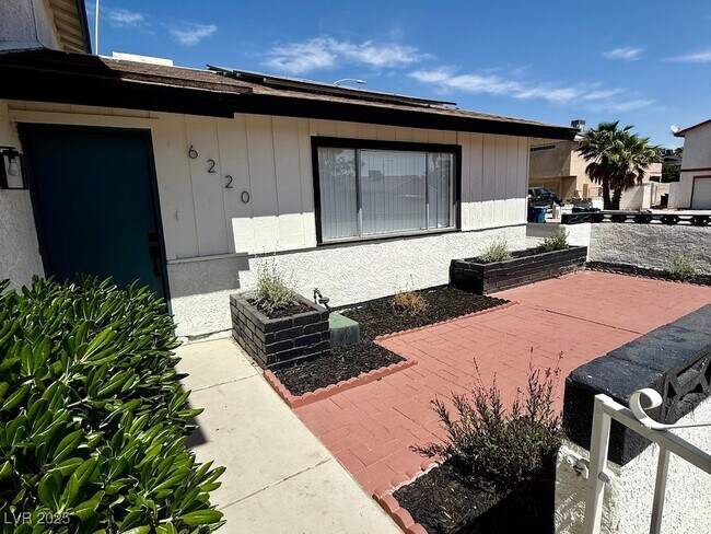 Foto del edificio - 6220 Carl Ave