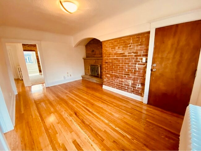 Building Photo - 20-20 Triller Ave