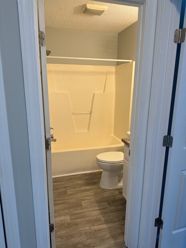 Building Photo - 413 Archer Dr
