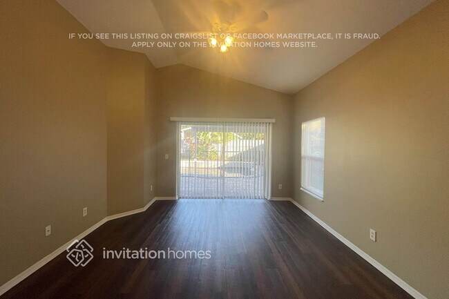 Foto del edificio - 7626 Clovelly Park Pl