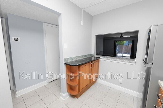 Building Photo - 2862 Somerset Park Dr