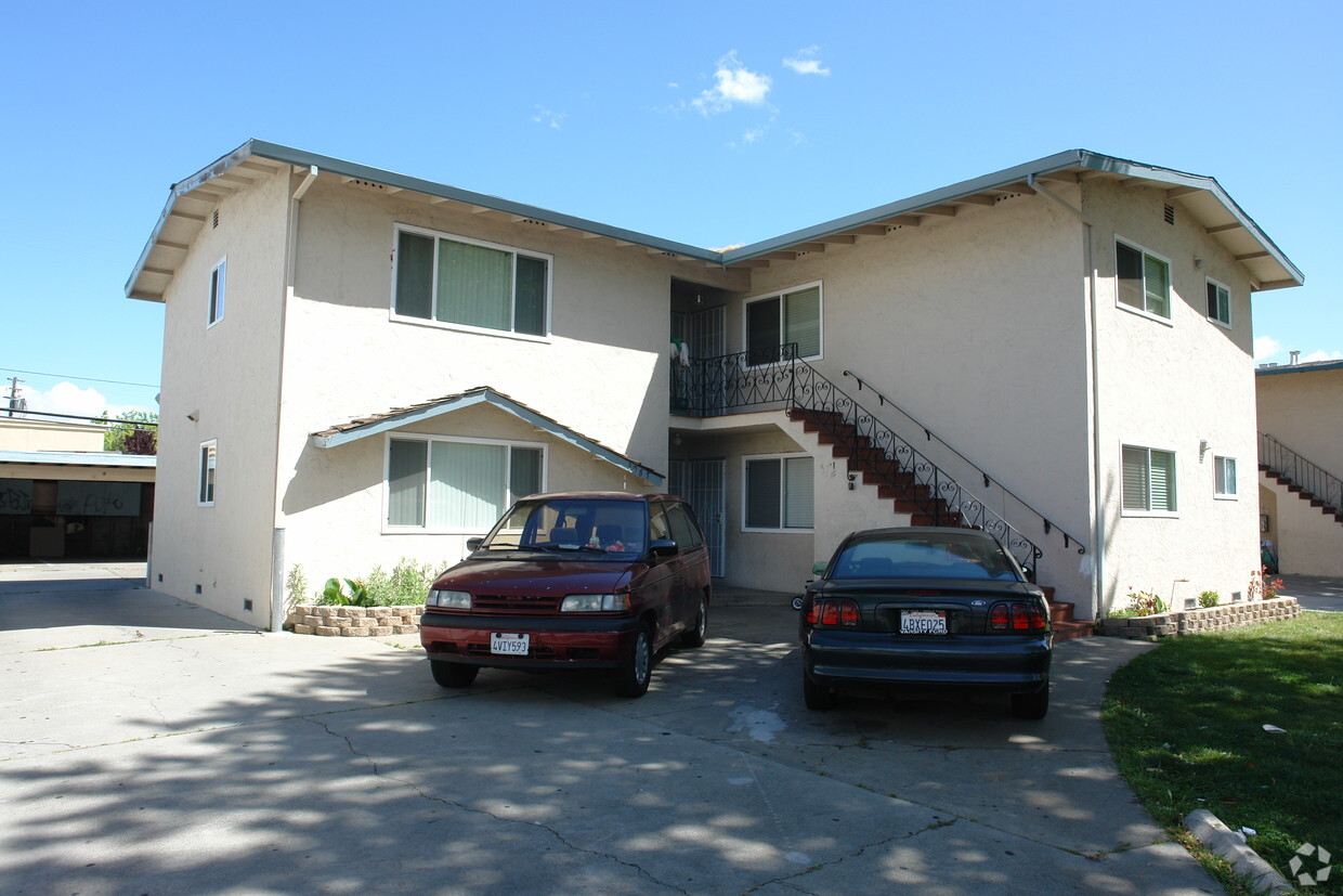 Primary Photo - 3087 David Ave