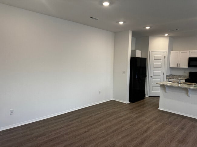 Photo - 6813 SW Dignity Ave Townhome