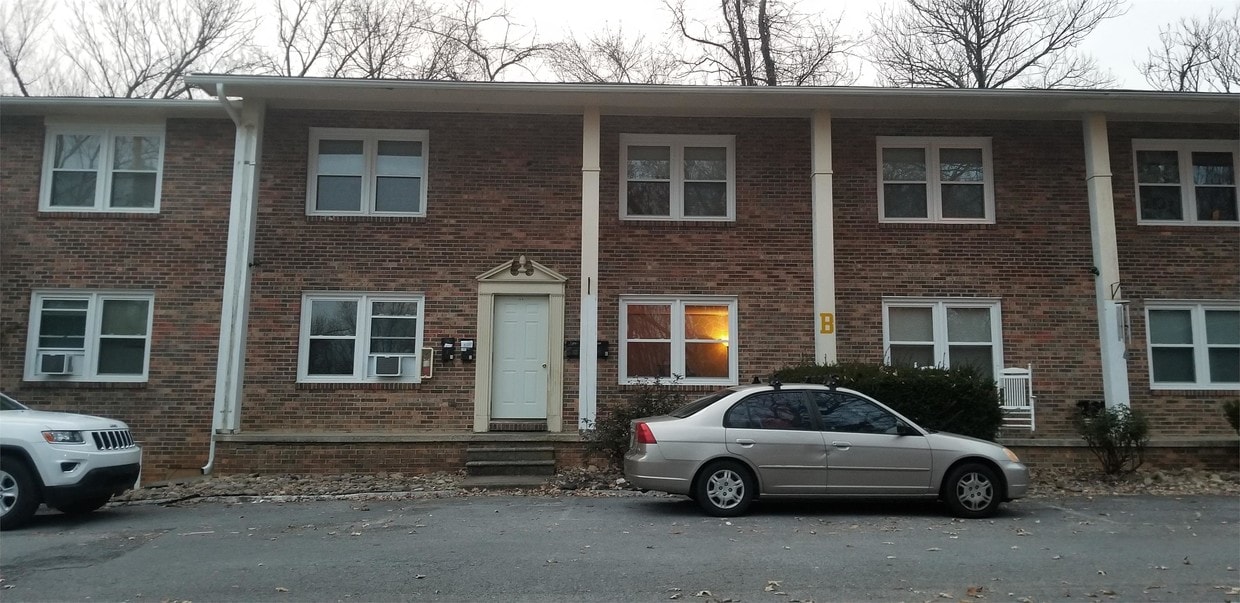 Primary Photo - 111 Terrace Ct