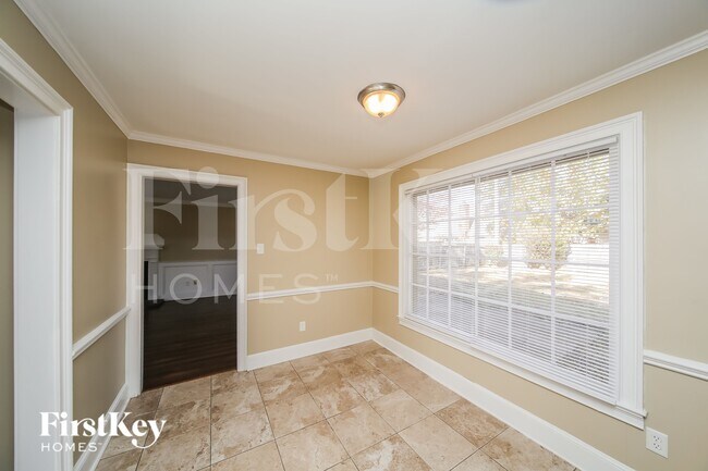 Foto del edificio - 8158 Creekside Cir S