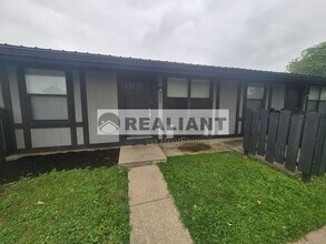 Building Photo - 605 Amhurst Dr