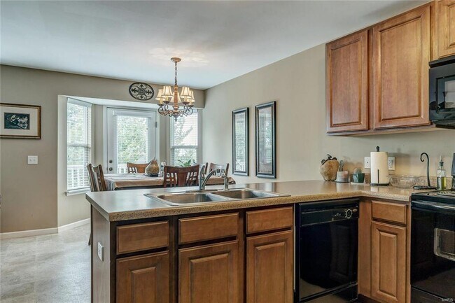 Building Photo - 102 Distinction Dr