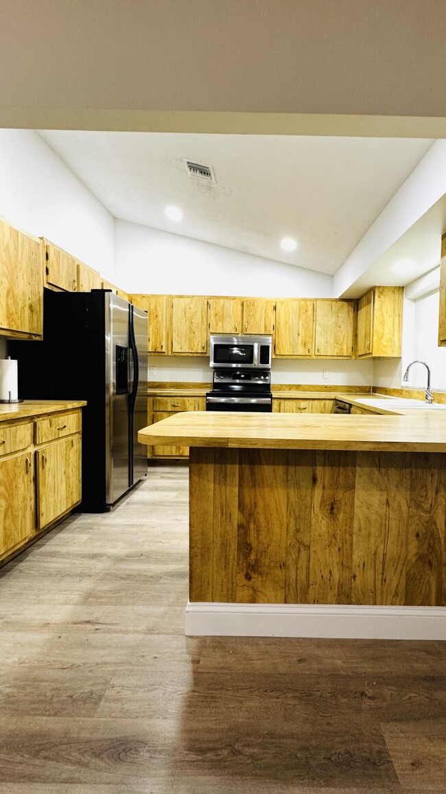 Foto del edificio - 3950 Greenfield Ct