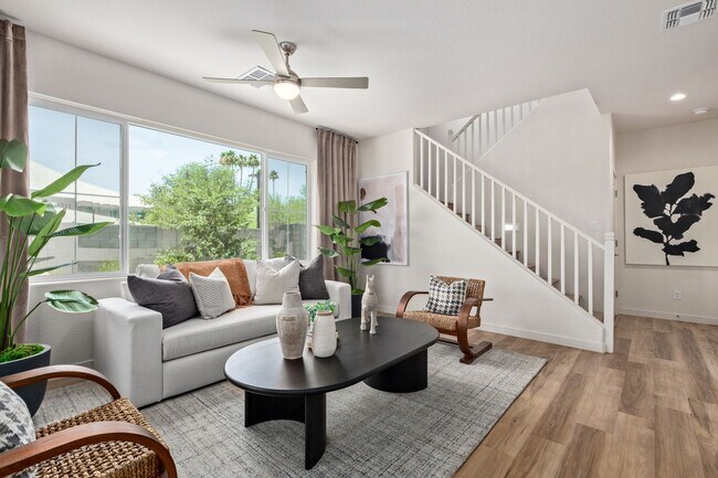 Building Photo - BEAUTIFUL PHOENIX HOME IN GATED COMMUNITY!