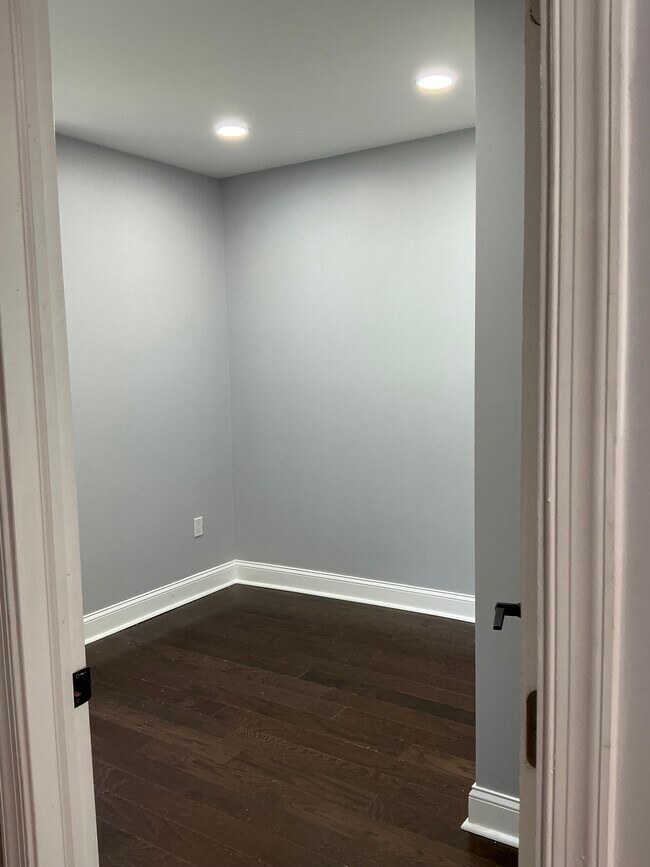 Foto del edificio - 313 Parkland Pl SE