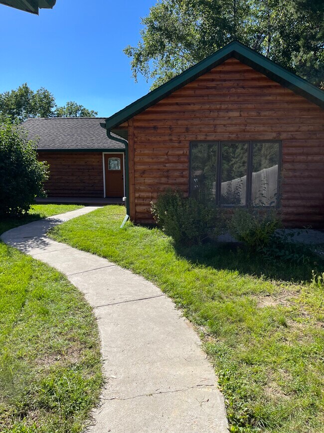 Building Photo - 4307 Waville Rd NE