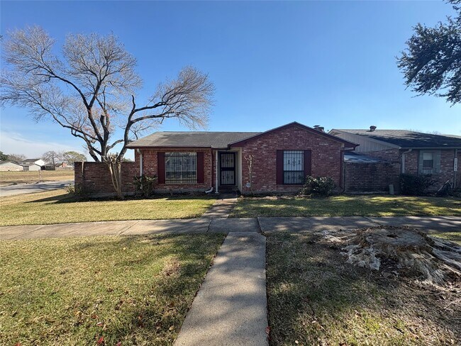 Foto del edificio - 12859 Clarewood Dr