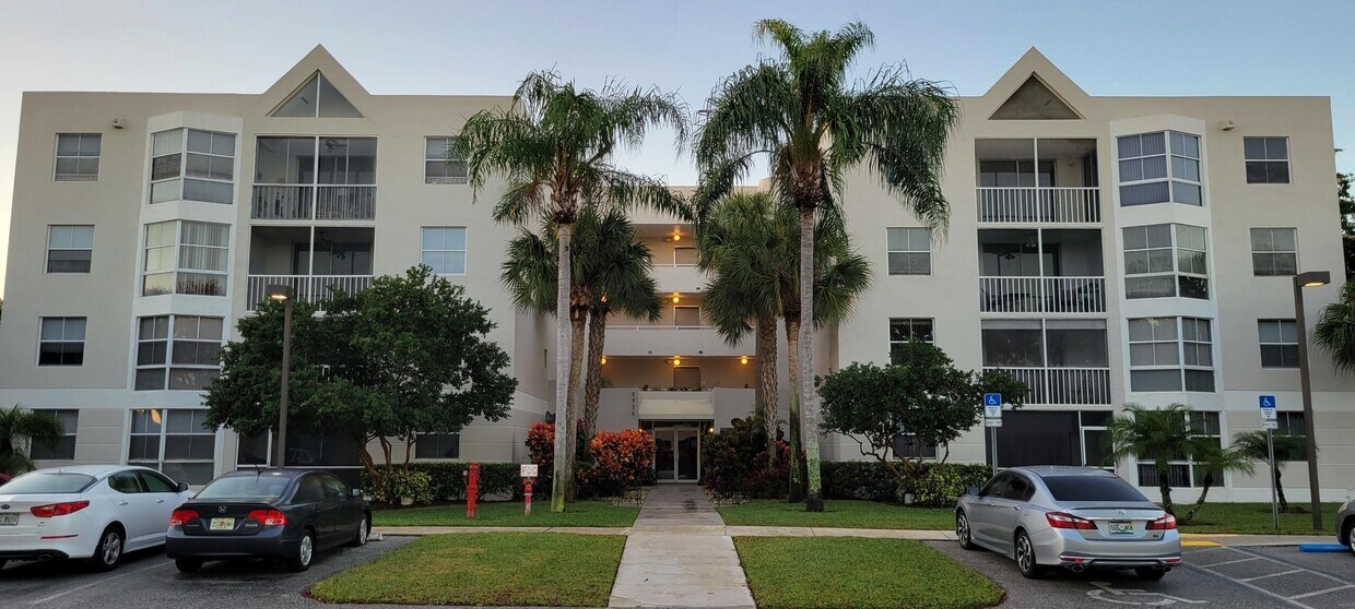 5936 Morningstar Cir Unit 202, Delray Beach, FL 33484 Condo for Rent