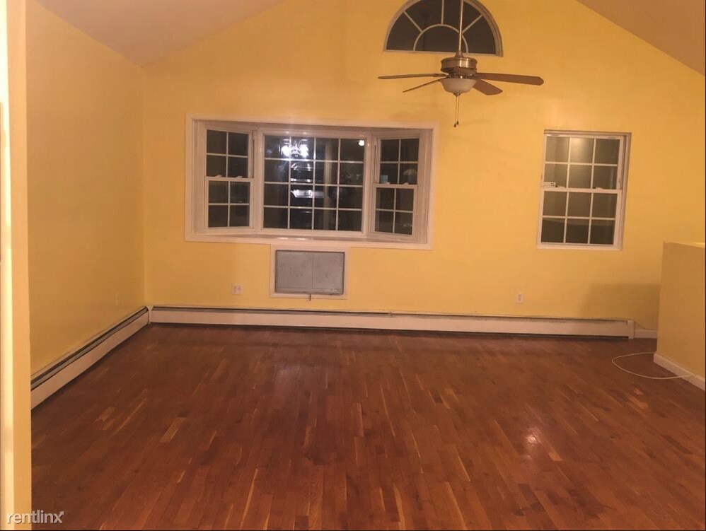 Building Photo - 3 br, 2 bath  - 2820 Albemarle Rd
