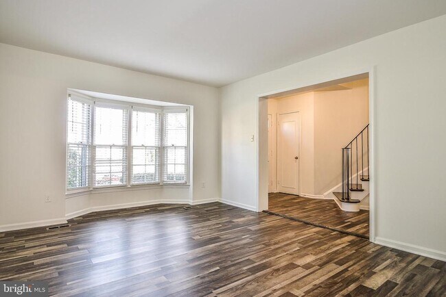 Building Photo - 6002 Stoneygate Ct
