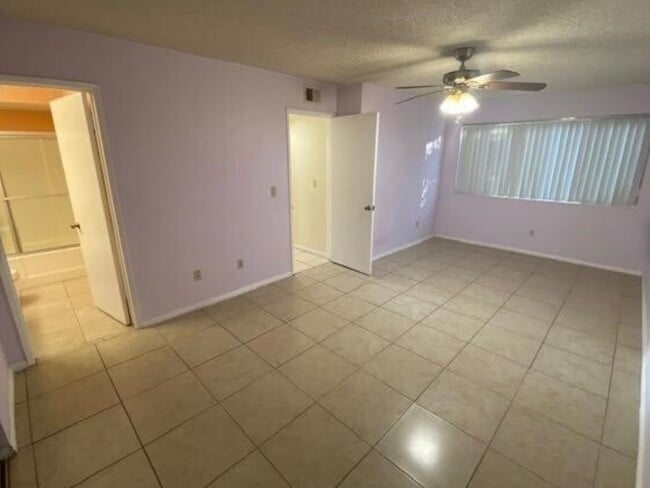 Building Photo - 9856 Shirley Gardens Dr