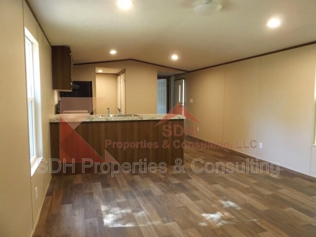 Building Photo - 204 Martha Ct